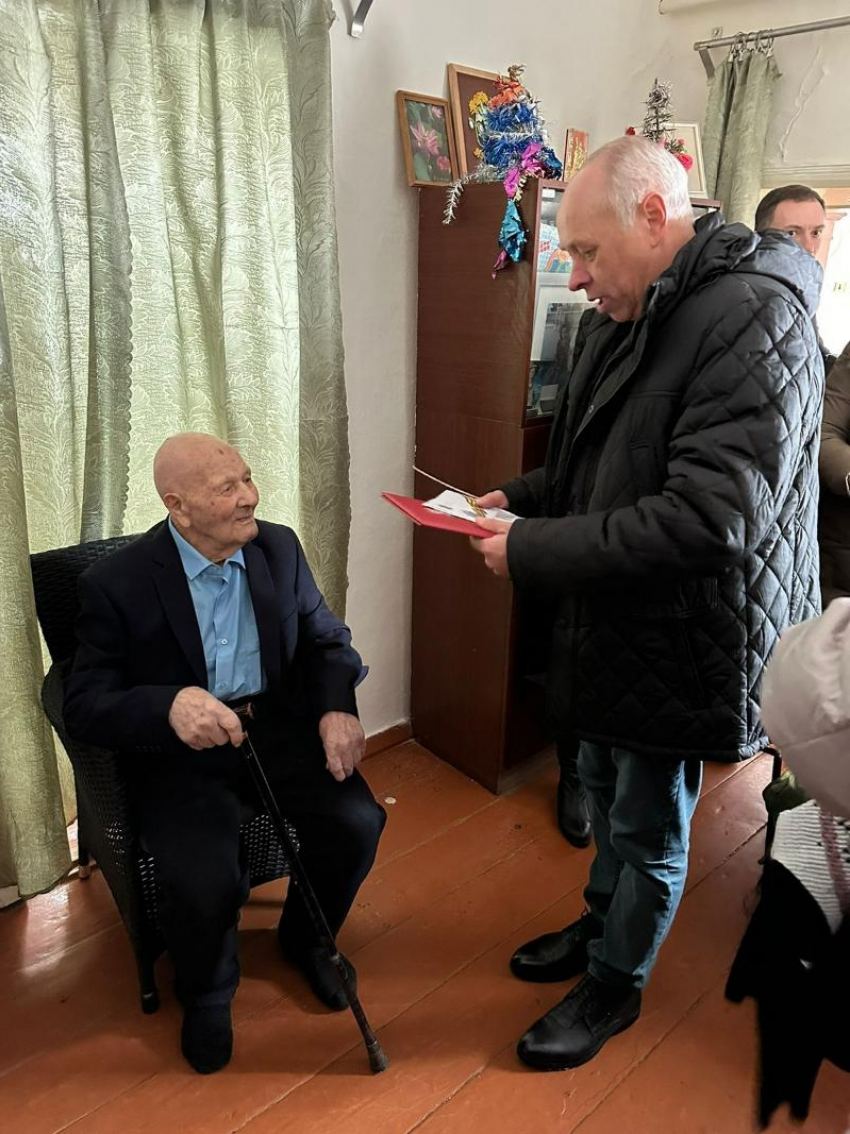 Ветеран из сельского поселения под Таганрогом отметил 100-летний юбилей