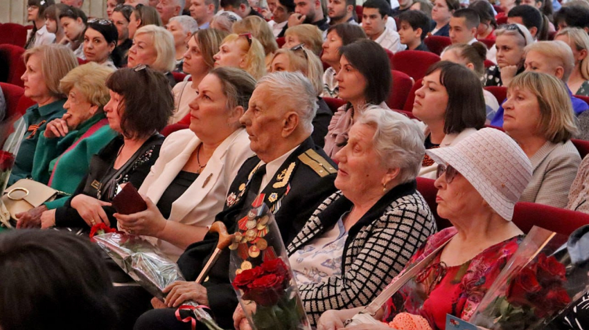 В Таганроге состоялся праздничный концерт, посвящённый 79-й годовщине Победы в Великой Отечественной войне