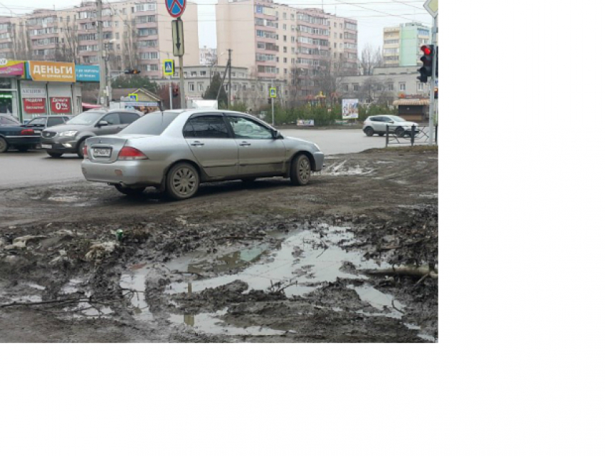 Новогодний праздник в Таганроге омрачили лужи и грязь