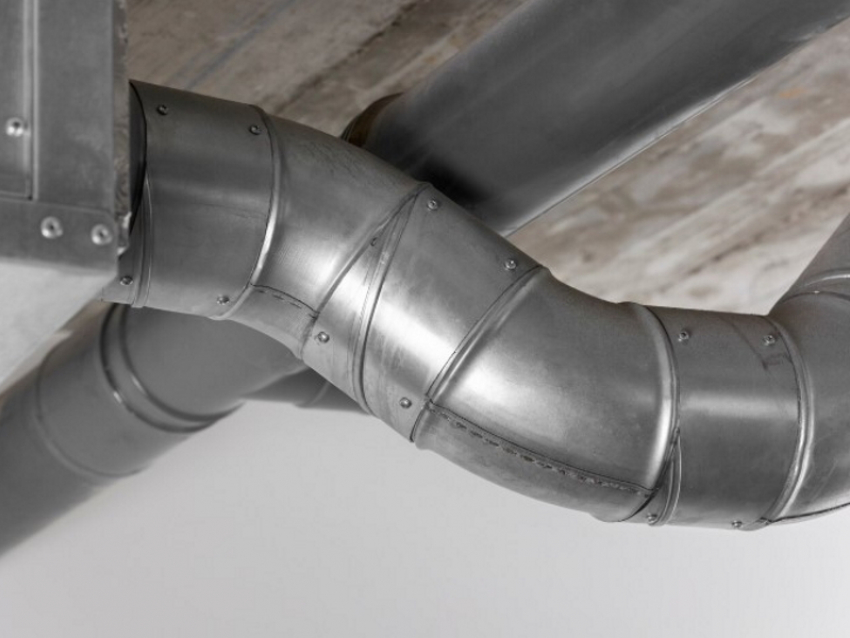 На улице Турубаровых меняют старые трубы