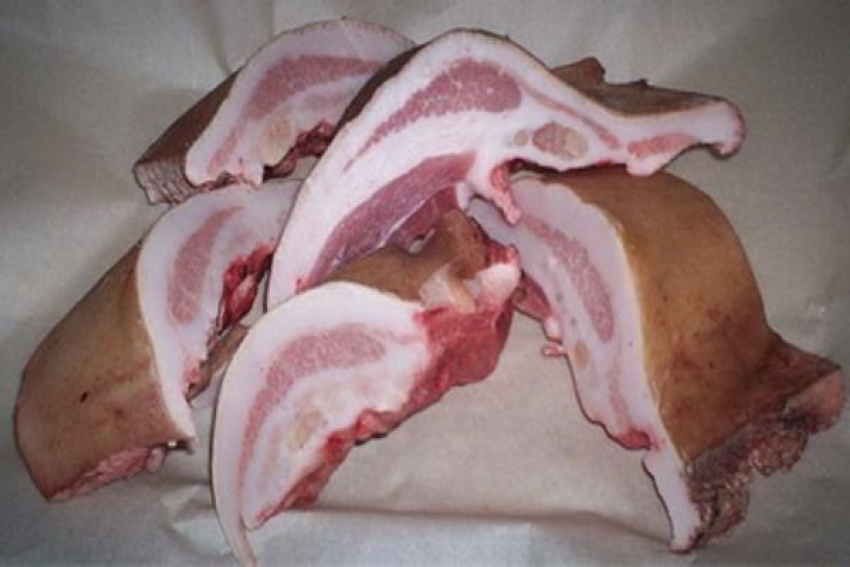 Таганрогские таможенники уничтожили 41 тонну, изъятой год назад свинины