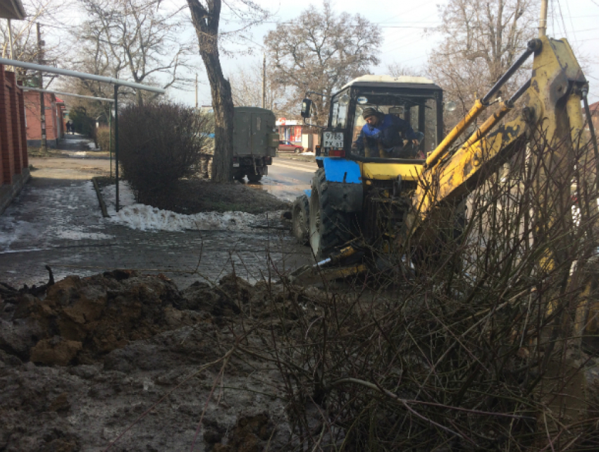 Новая авария на водоводе в Таганроге случилась по улице Александровской