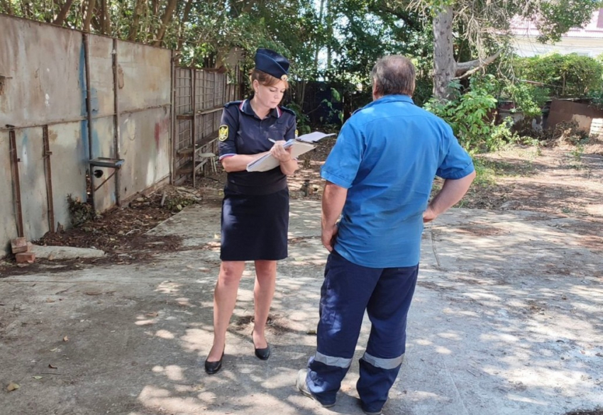 Таганрожцы могут жаловаться на судебных приставов в прокуратуру