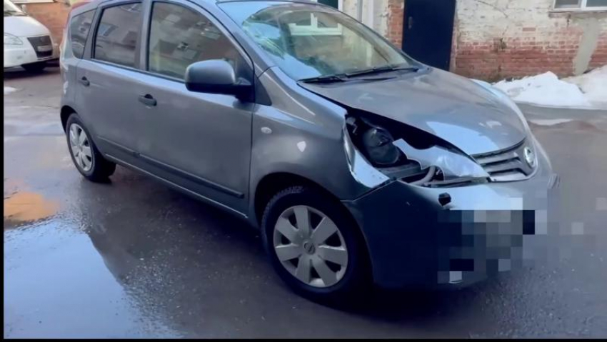 80-летний водитель сбил таганроженку на пешеходном переходе и сбежал с места ДТП