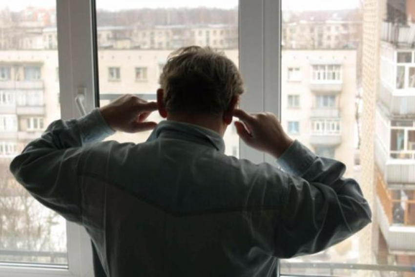Должностное лицо ответит штрафом за нарушение тишины в Таганроге