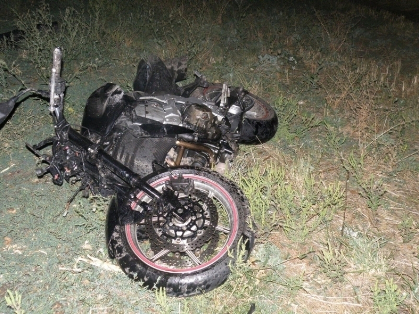 По вине водителя «шестерки» на трассе «Ростов-Таганрог» пострадала пассажир мотоцикла