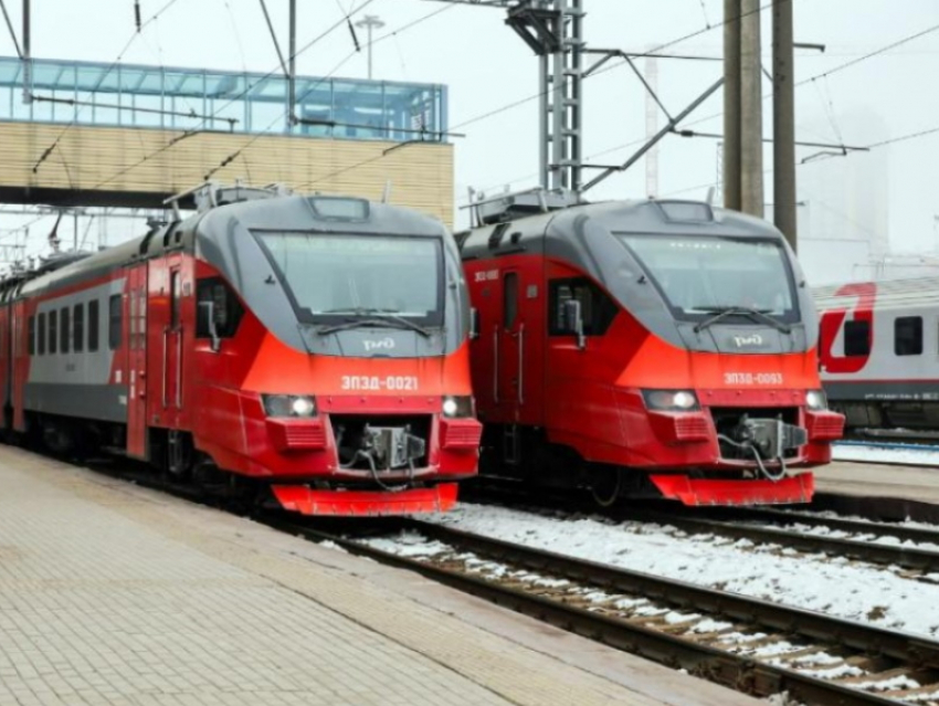 Пассажиров предупредили о сдвиге в расписании двух электричек из Ростова в Таганрог и обратно