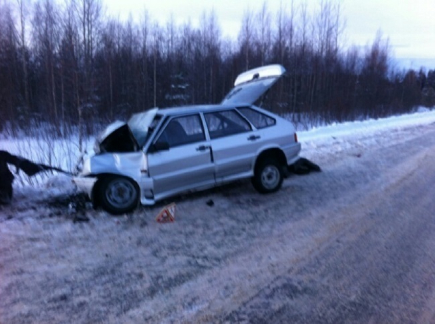 Рядом с Таганрогом произошло ДТП с участием двух автомобилей