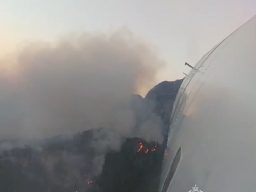Самолеты из Таганрога тушат пожары в Анталии