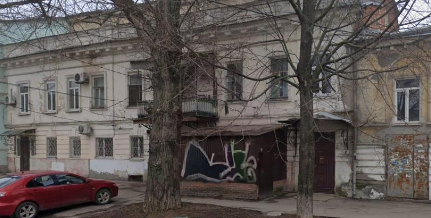 Таганрогские строительные чиновники готовы заплатить миллионы за реновацию ещё одного старинного особняка