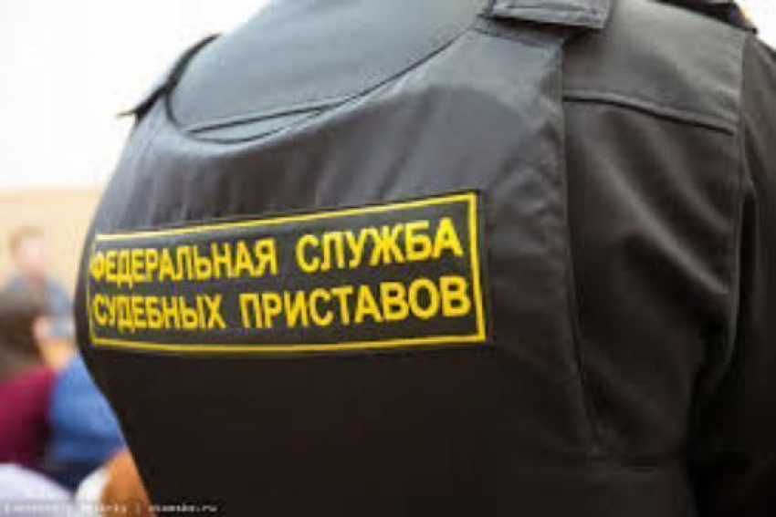 Владелец фирмы –банкрота в Таганроге оказал судебным приставам сопротивление