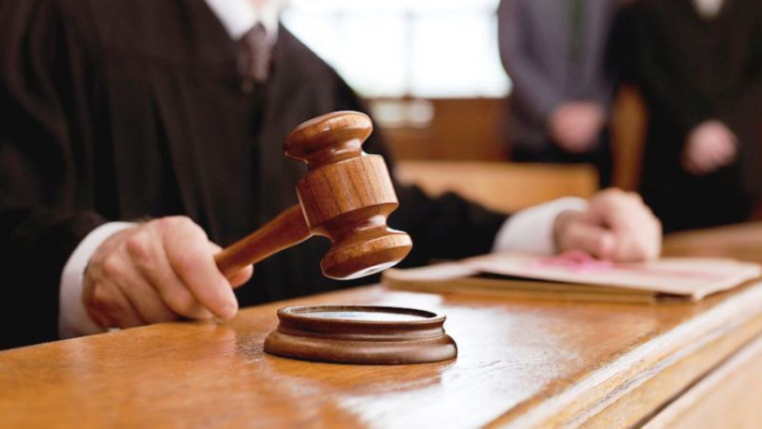 В Таганроге суд приговорил экс-таможенника к 11 годам за хранение и сбыт наркотиков