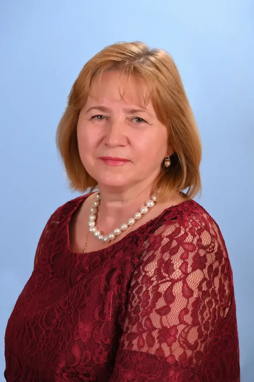 Коллеги поздравляют Хренову Ольгу с днем рождения