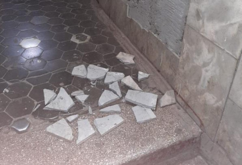 Признали аварийным, но: власти Таганрога отрапортовали о новой оценке состояния дома на  Комарова, 8