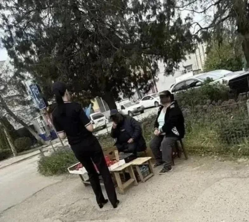 Штрафов мало — надо отбирать товары: власти Таганрога снова идут в бой с уличной торговлей
