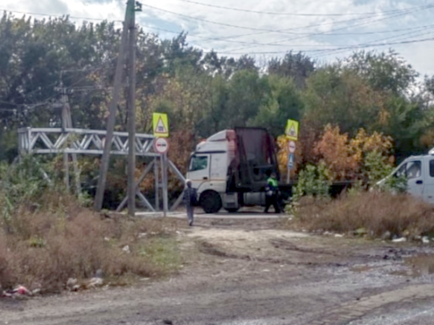 Проезд восстановлен в Михайловке: арку вернули обратно 