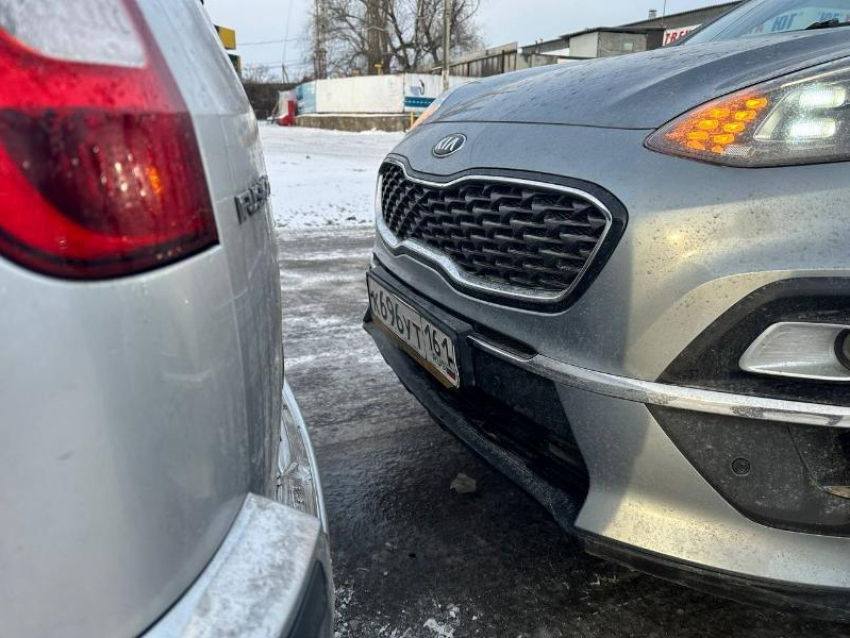 Корреспондент “Блокнот Таганрог” попал в ДТП из-за скользкой дороги и теперь у него вопросы к коммунальщикам