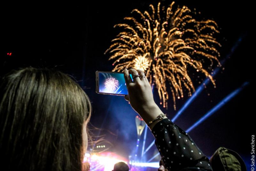 Новогодний грохот вопреки запрету:  Таганрог встретил 2026 год громко