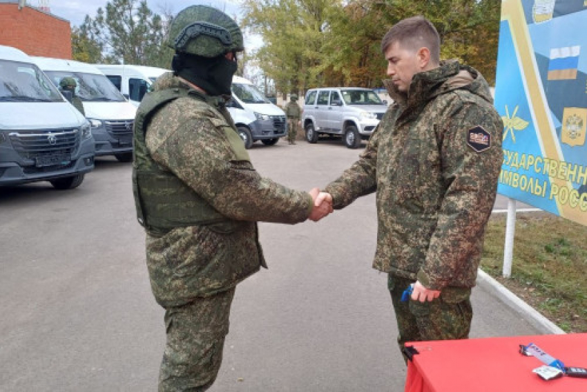 Южный военный округ получил от Ростовской области новые автомобили повышенной проходимости