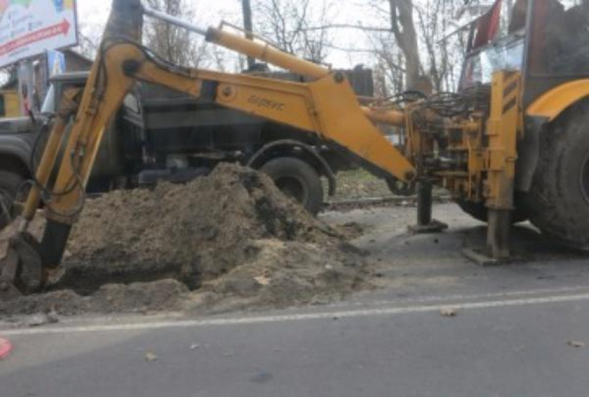 Власти Таганрога взялись за устранения разрытий, оставленных сотрудниками МУП-ов