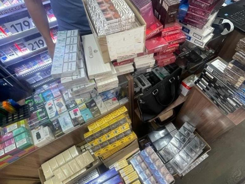 Таможенники выявили в Таганроге большую партию незаконно реализуемых сигарет