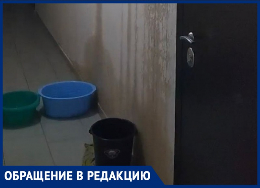 «Топит подъезд уже три недели до первого этажа»: почему УК «Победа» не помогает жильцам 