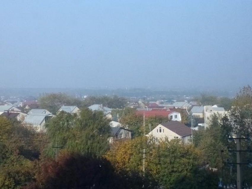 От горящей в Таганроге свалки заволокло дымом Ставрополье
