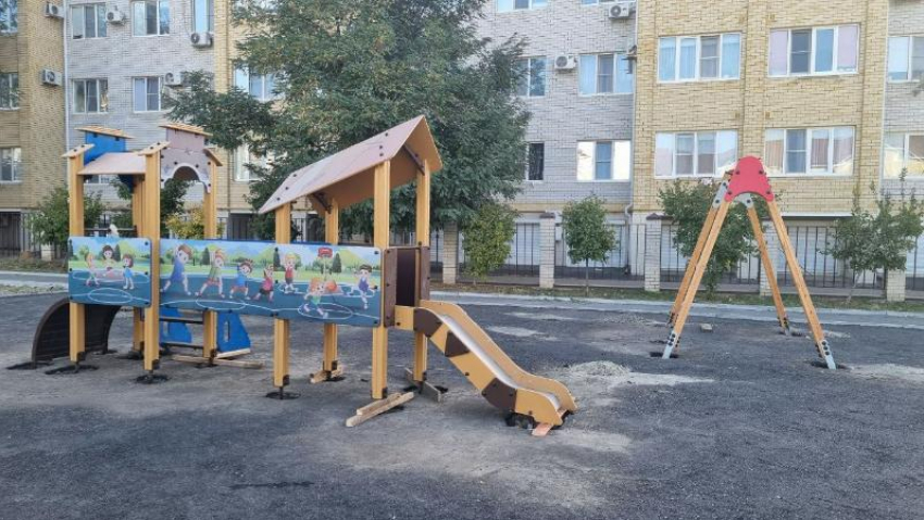 Таганрогский предприниматель оказался в реестре недобросовестных поставщиков после скандала с детскими площадками в Каменске-Шахтинском