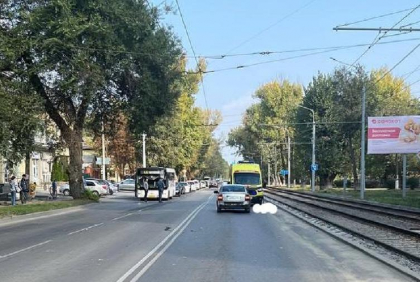 В Таганроге водитель насмерть сбил молодую девушку