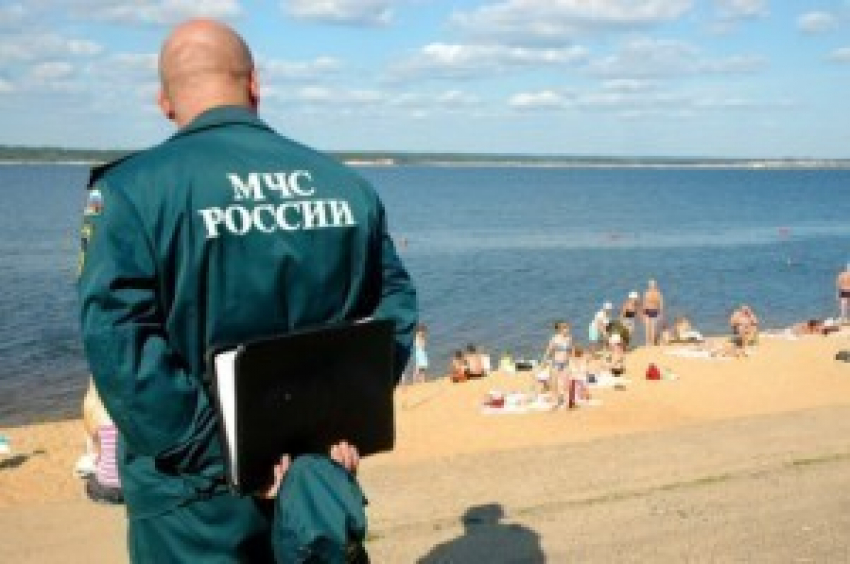 МЧС призывает жителей Таганрога соблюдать правила и меры безопасности при отдыхе у воды