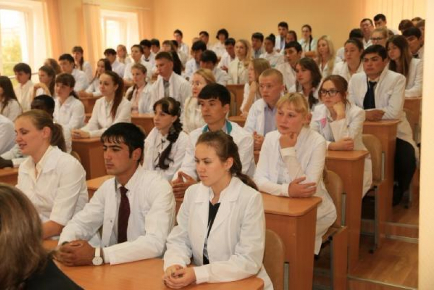 Таганрогские больницы ждут пополнения из 10 врачей- специалистов