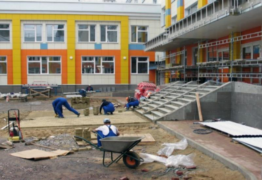 "Таганрог выбрался из демографической ямы» - для юных таганрожцев строят новые школы