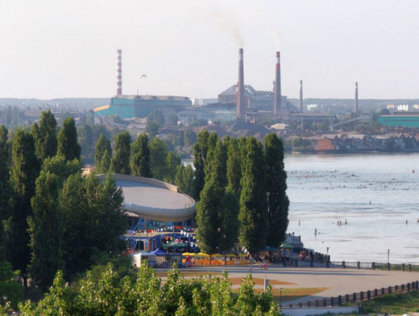 В долгах, как  в шелках, любимый Таганрог