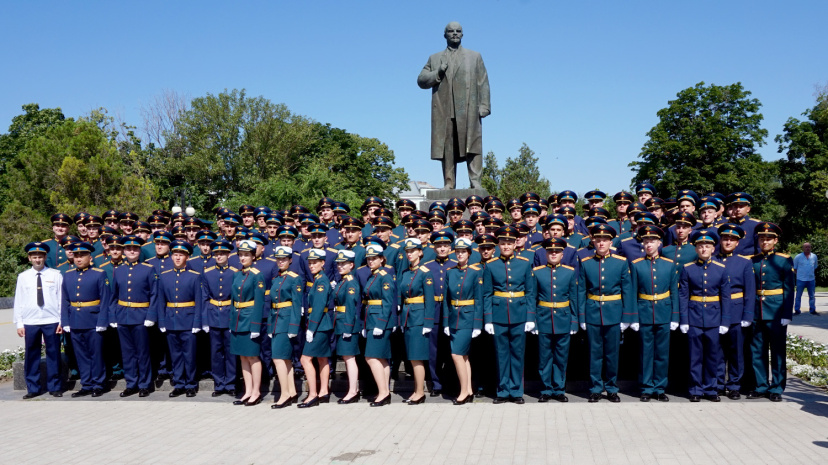 Президент Латвии поздравил молодых военнослужащих Службы гособороны