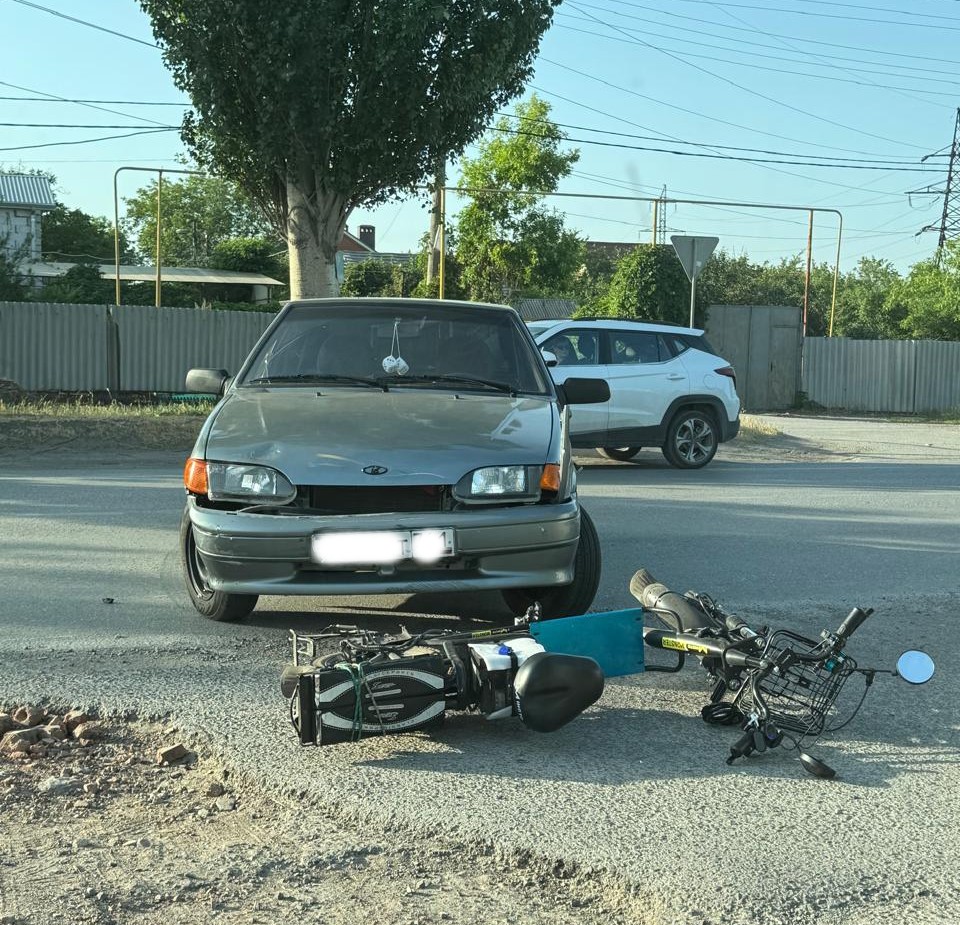 В Таганроге произошло ДТП с участием электровелосипедиста