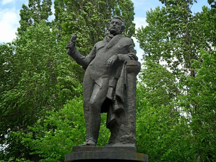 памятник пушкину.jpg